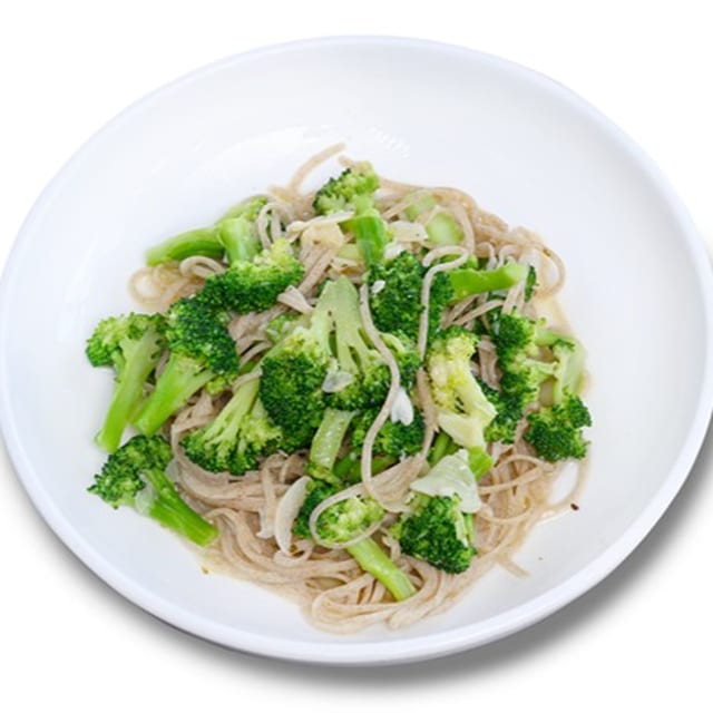 Petite Whole Wheat Linguine & Broccoli Pasta.